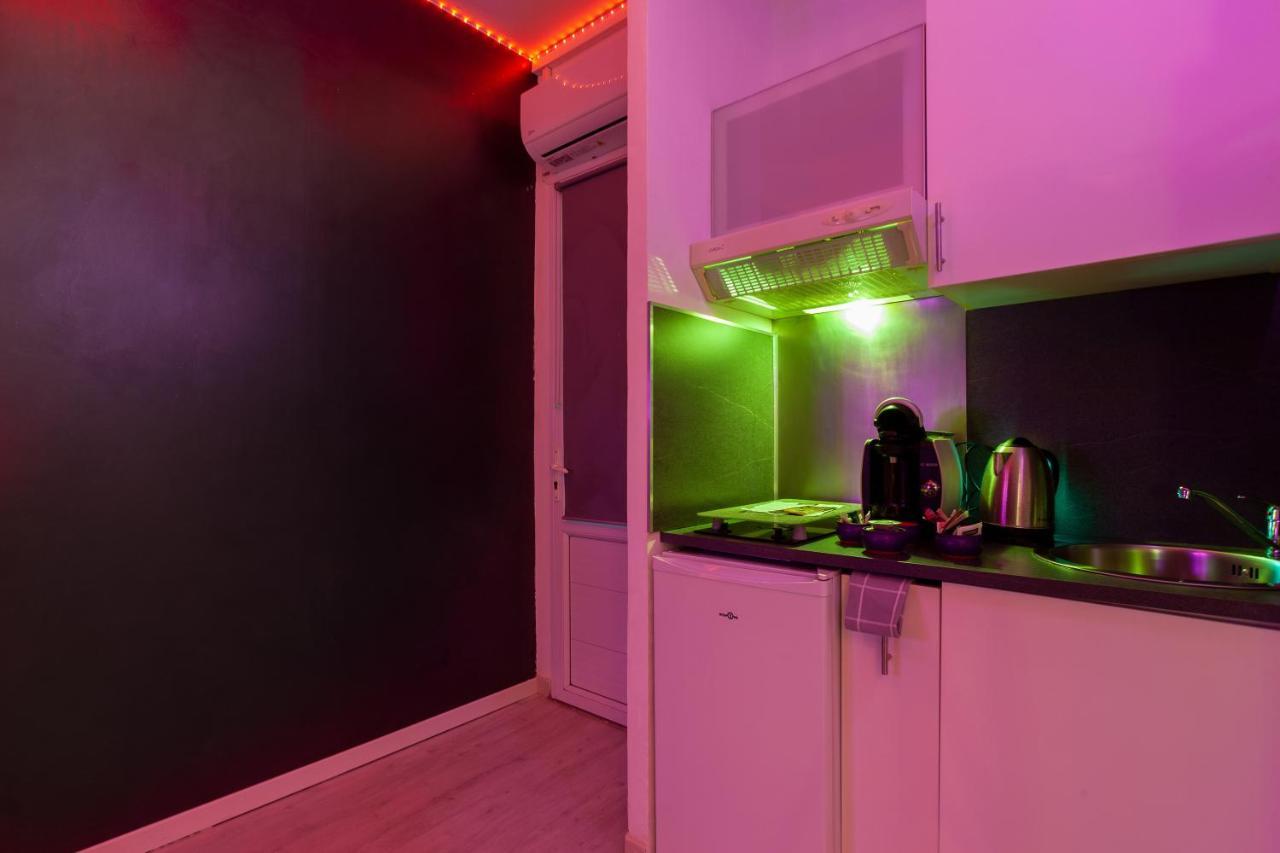 Love Room Avec Balneo Toulon Eksteriør billede